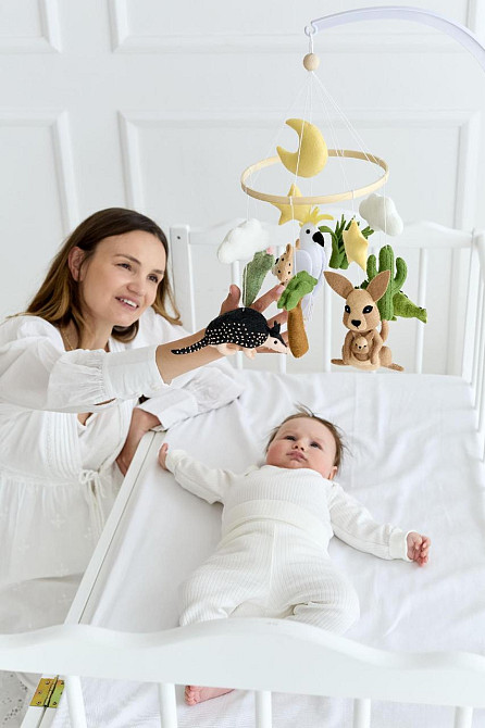 Дитячий мобіль на ліжечко WoollyFox "Друзі з далеких країв: леопард, кенгуру, крокодил, папуга" Київ - фото 6