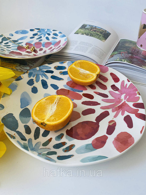 Тарілка Lefard "Petal" 25 см кругла порцеляна біла з рожевими синіми зеленими пелюстками Київ - фото 2