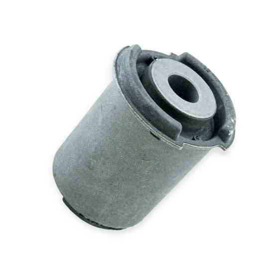 Сайлентблок переднего Ленд Ровер Discovery III, Рендж Ровер Sport 04- нижний передний рычага Мукачево