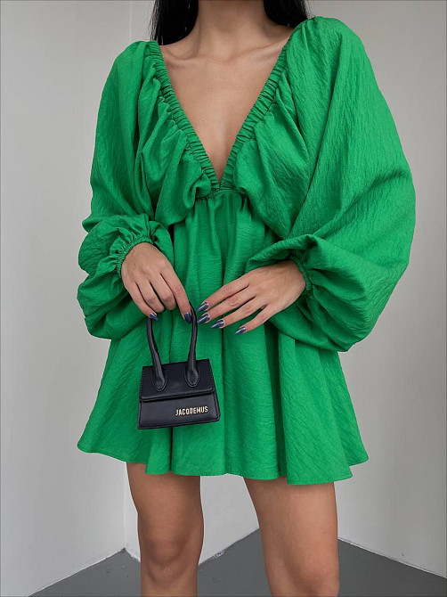 Женское легкое мини платье свободного кроя креп жатка Зелёный Одесса - изображение 4