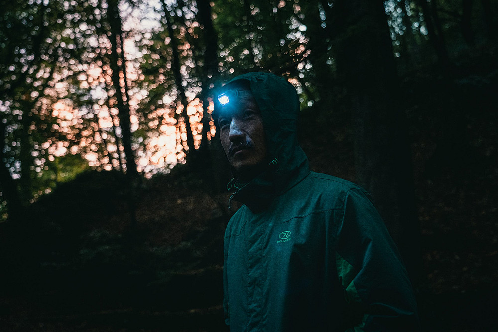 Налобный фонарь Highlander Deneb 100 Sensor Rechargeable Head Torch Blue (TOR191) Киев - изображение 4