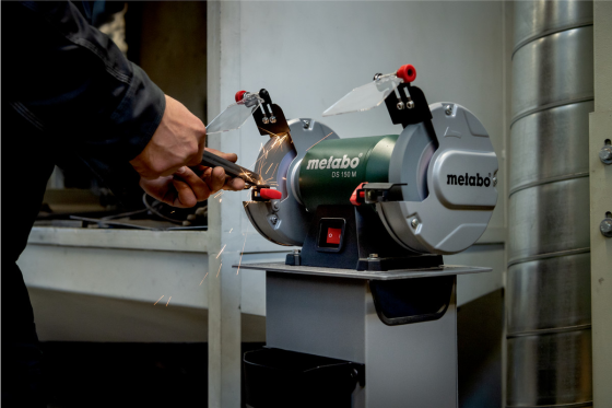 Профессиональная точилка для заточки Metabo DS 125 M : 200 Вт, диск 125х20х20 мм, 2980 об/мин., станок Киев