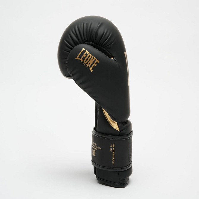 Боксерські рукавиці Leone GN059D Black/Gold 10 унцій (капу в комплекті) Кам'янське - фото 7