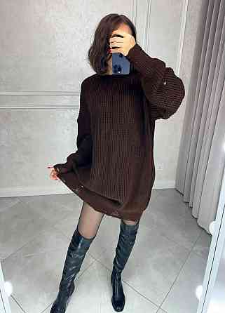 Женское уютное теплое платье свободного силуэта с рваным эффектом машинная вязка Коричневый Одесса