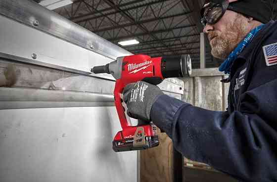 Заклепочник акумуляторний безщітковий MILWAUKEE M18 ONEFPRT-202X, діаметр заклепок 4,8-7,0мм (зарядний.пристрій М12-18 FC, 2 аку Одеса