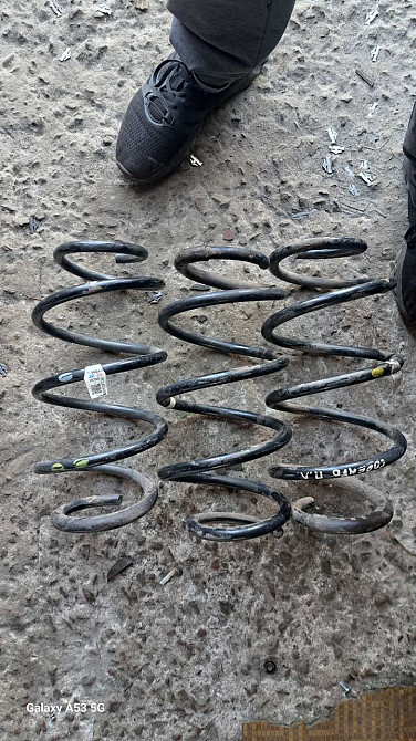 Передні пружини на Hyundai Santa Fe 2012-2018 років. Київ - фото 1