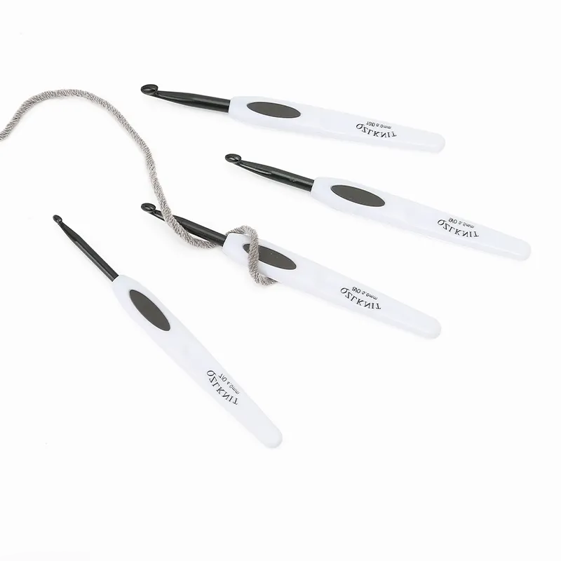 Набор крючков для вязания в косметичке, 16 штук белых крючков, размер 1.0/10.0 мм Каменец-Подольский - изображение 2