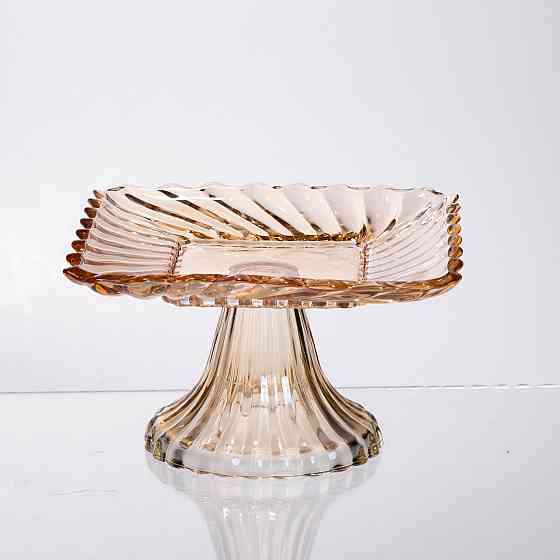 Квадратная стеклянная тортовница на ножке, 16 см Киев