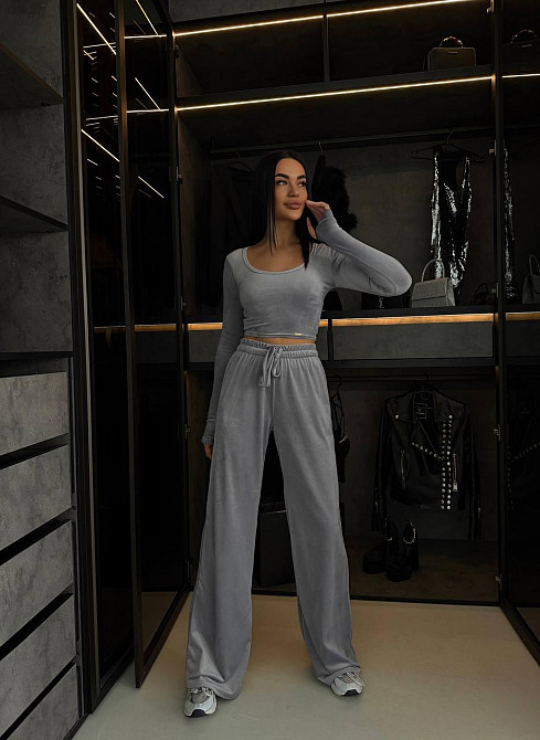 Женский прогулочный костюм двойка: лонгслив и штаны велюр Одесса - изображение 7