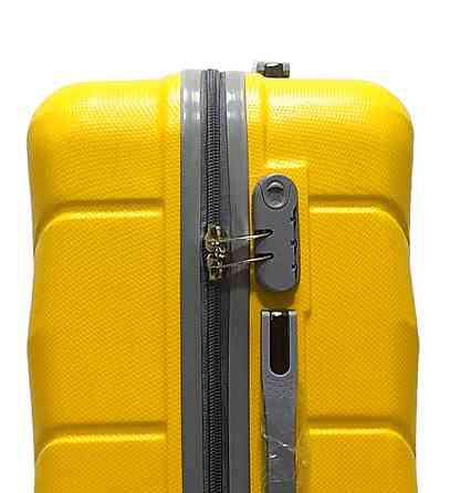 Валіза пластикова MILANO BAG 147 середня 65 см жовта Київ