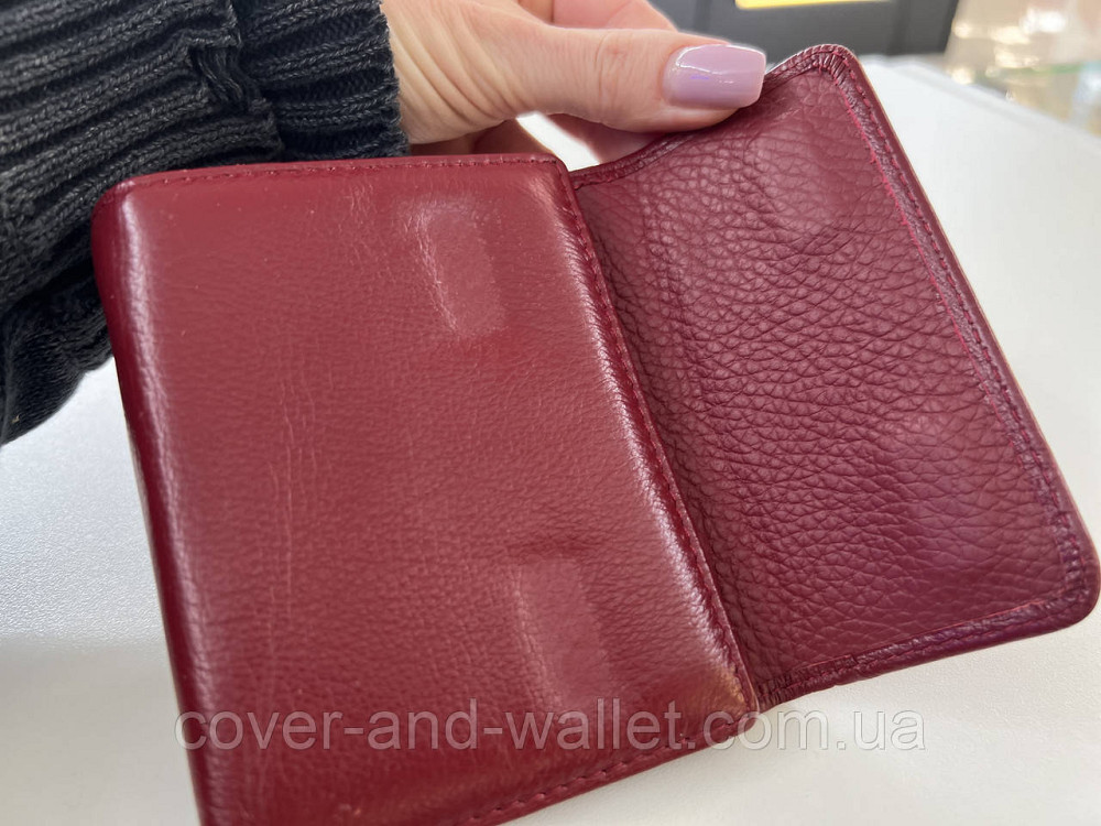 Невеликий шкіряний жіночий гаманець бордового кольору на магніті Marco Coverna 68629 Київ - фото 9