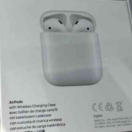 Наушники Apple AirPods with Charging Case Київ