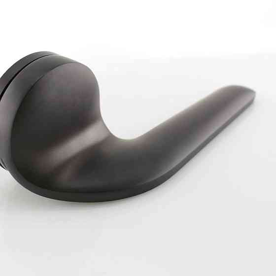 Дверна ручка на розеті M&T Down 147346 TIN-K титан/чорний матовий R ф/з Київ