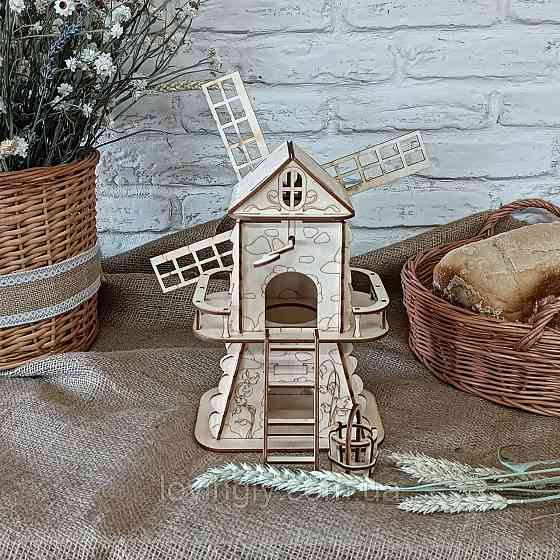 Декоративний дерев'яний млин. Декор для пекарні або кав'ярні. Ірпінь