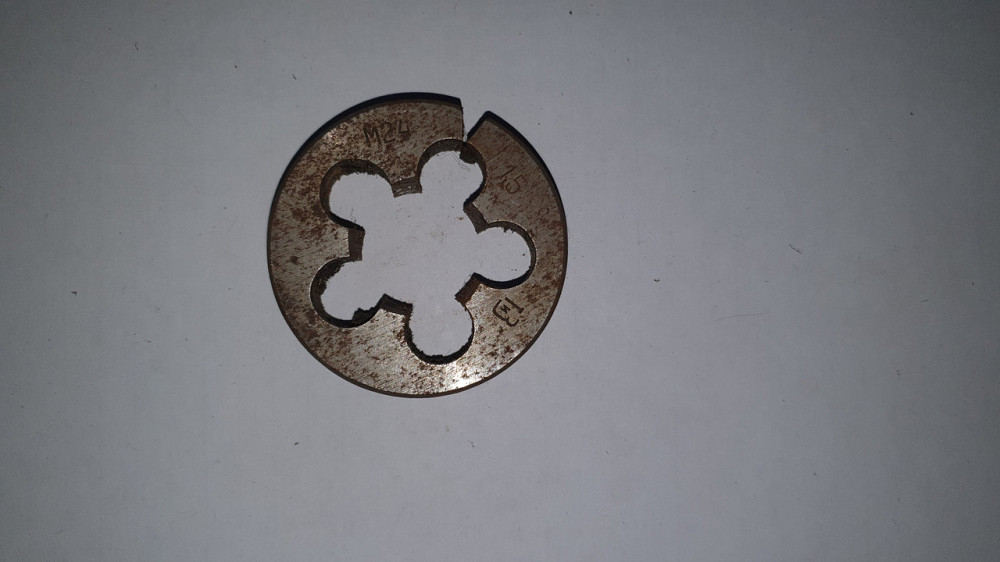 Плашка (лерка) метрична М24х1.5. СРСР. Харків - фото 1