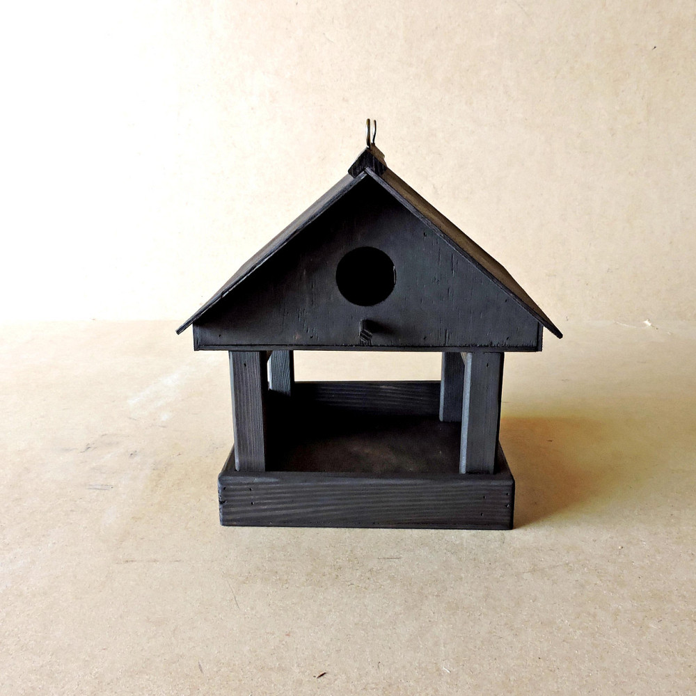 Кормушка со скворечником 