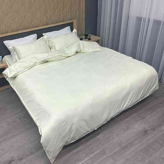 Комплект постільної білизни Страйп-сатин Двоспальний 180х220 з простирадлом на резинці Шампань (88-171) Київ