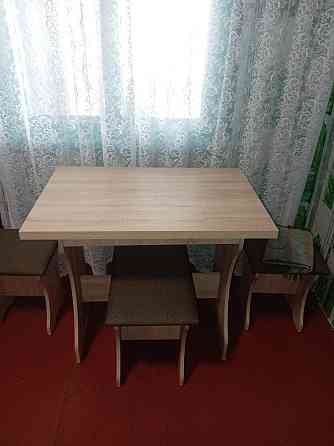 Стол на кухню и 4 мягких табурета (комплект) / Дуб Сонома Львов