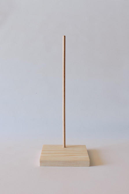 Подставка для кукол 