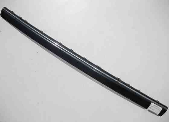 Mercedes-Benz  A2038852921 Дефектний центральний молдинг заднього бампера з поламаним хромом C-Class W203 Одеса