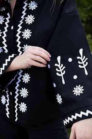 Жіноча сорочка з вишивкою, вишиванка з довгим рукавом чорна лляна  топ Київ