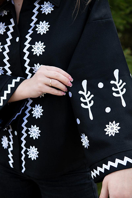 Женская рубашка с вышивкой, вышиванка с длинным рукавом льняная  черная топ Киев - изображение 3