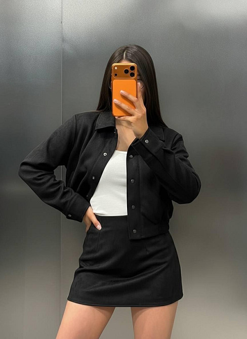 Жіночий стильний повсякденний замшевий бомбер із мініспідницею Чорний, 44/46 Одеса - фото 1