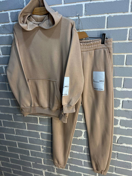 Женский костюм ENJOY 2920 худи с капюшоном брюки резинка нашивка утепленный флис бежевый, бежевый, M Киев - изображение 10