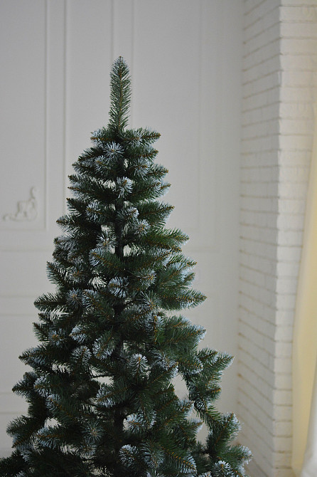 Искусственная елка Королева с белыми кончиками с мягкой иглой ПВХ 3 Одесса - изображение 3