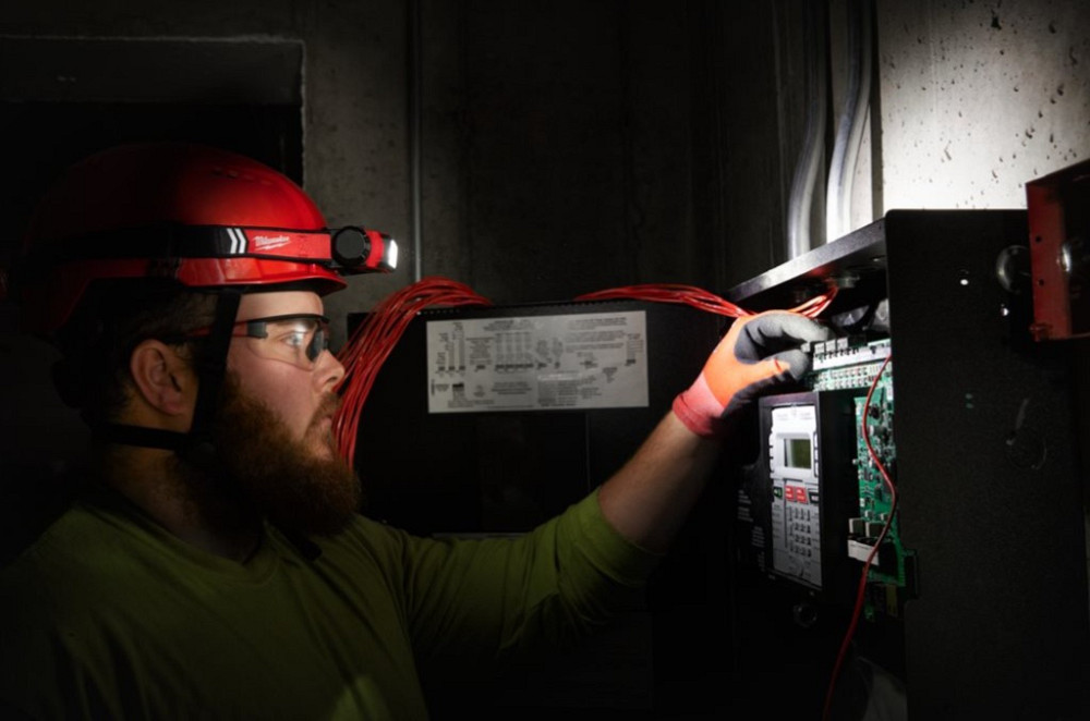 Налобный фонарь L4HL2-301 MILWAUKEE Одесса - изображение 3