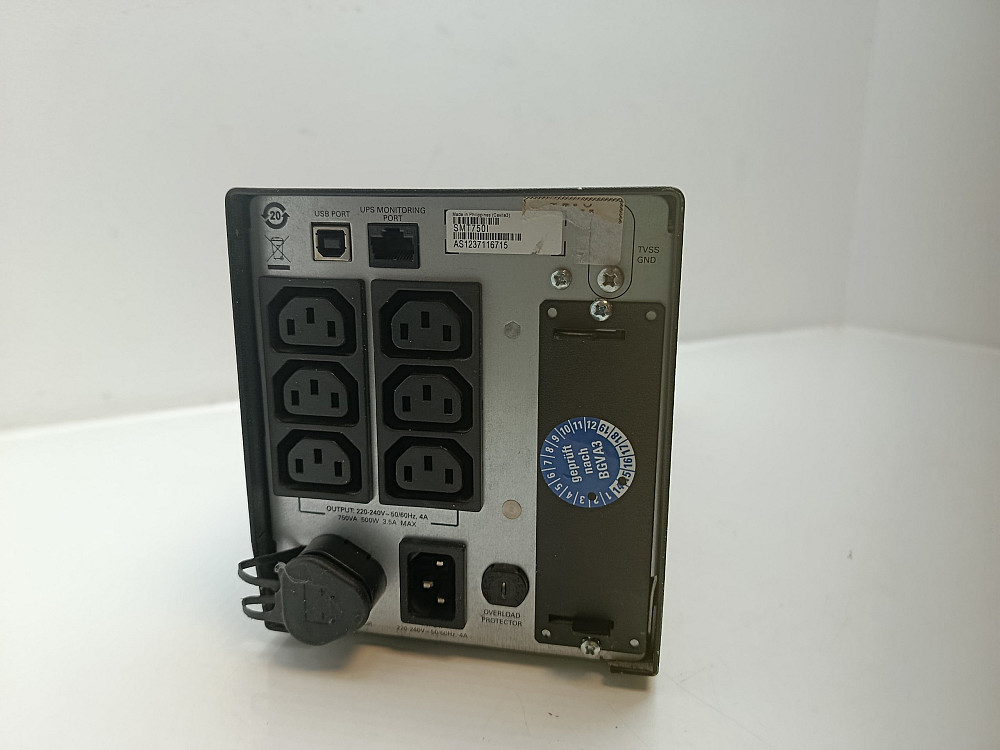Джерело безперебійного живлення (ДБЖ) APC Smart-UPS 750 (SMT750I) (товар з вітрини) Луцьк - фото 3