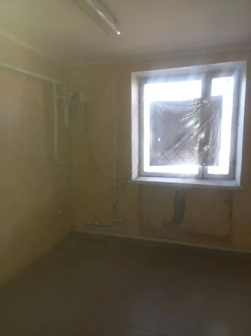 Продам приміщення з окремим входом. Будівельників 5а. Гарний ремонт- все як на фото, був "ОщадБанк". Дніпро - фото 6