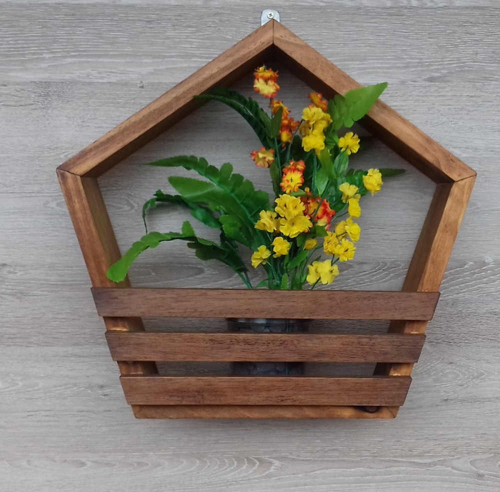 Полка настенная для цветов 