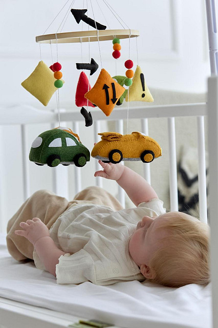 Дитячий музичний мобіль на ліжечко WoollyFox "Маленький водій: машинки та дорожні знаки" на 35 мелод Київ - фото 3