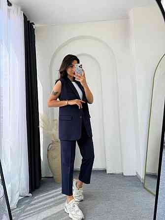 Жіночий базовий брючний костюм-двійка: жилет і штани креп костюмка Синій, 50/52 Одеса