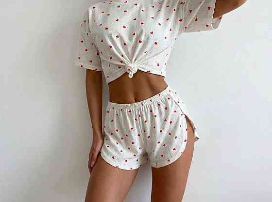 Жіноча ніжна піжама-двійка: топ і шорти з принтом трикотаж перфорація Білий 2, 42 Одеса