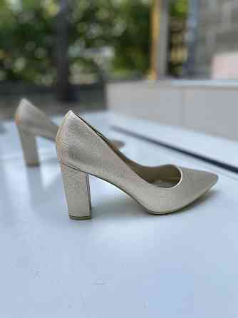 Comer Туфлі жіночі COMER золото еко-шкіра каблук 8см 40р (1970) Коломия