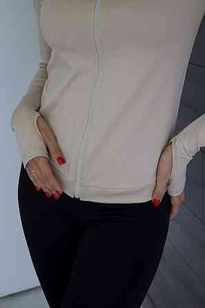 Женский костюм для спорта и фитнеса 