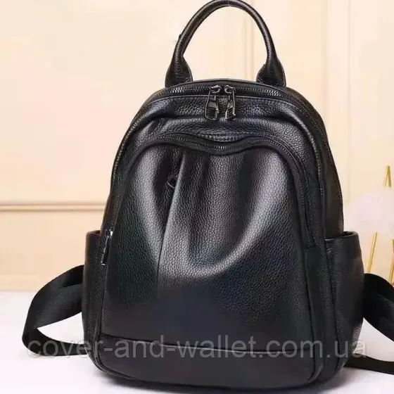 Класичний шкіряний жіночий рюкзак у чорному кольорі середнього розміру Puos Київ