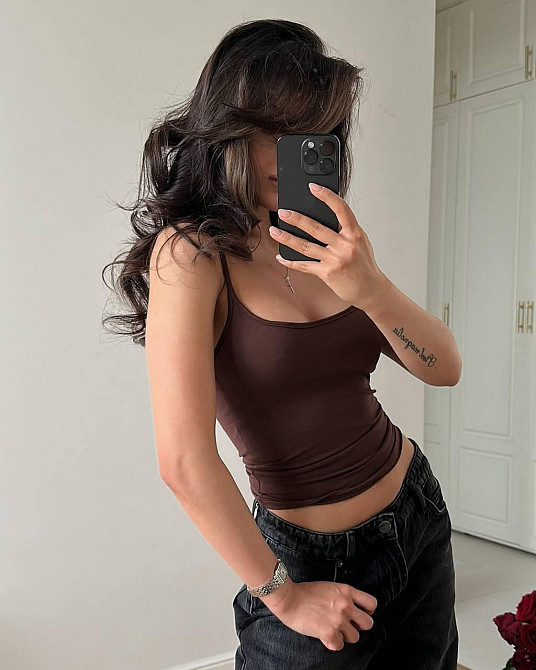 Жіноча базова повсякденна майка на бретелях у стилі sk!ms віскоза Шоколад Одеса - фото 4