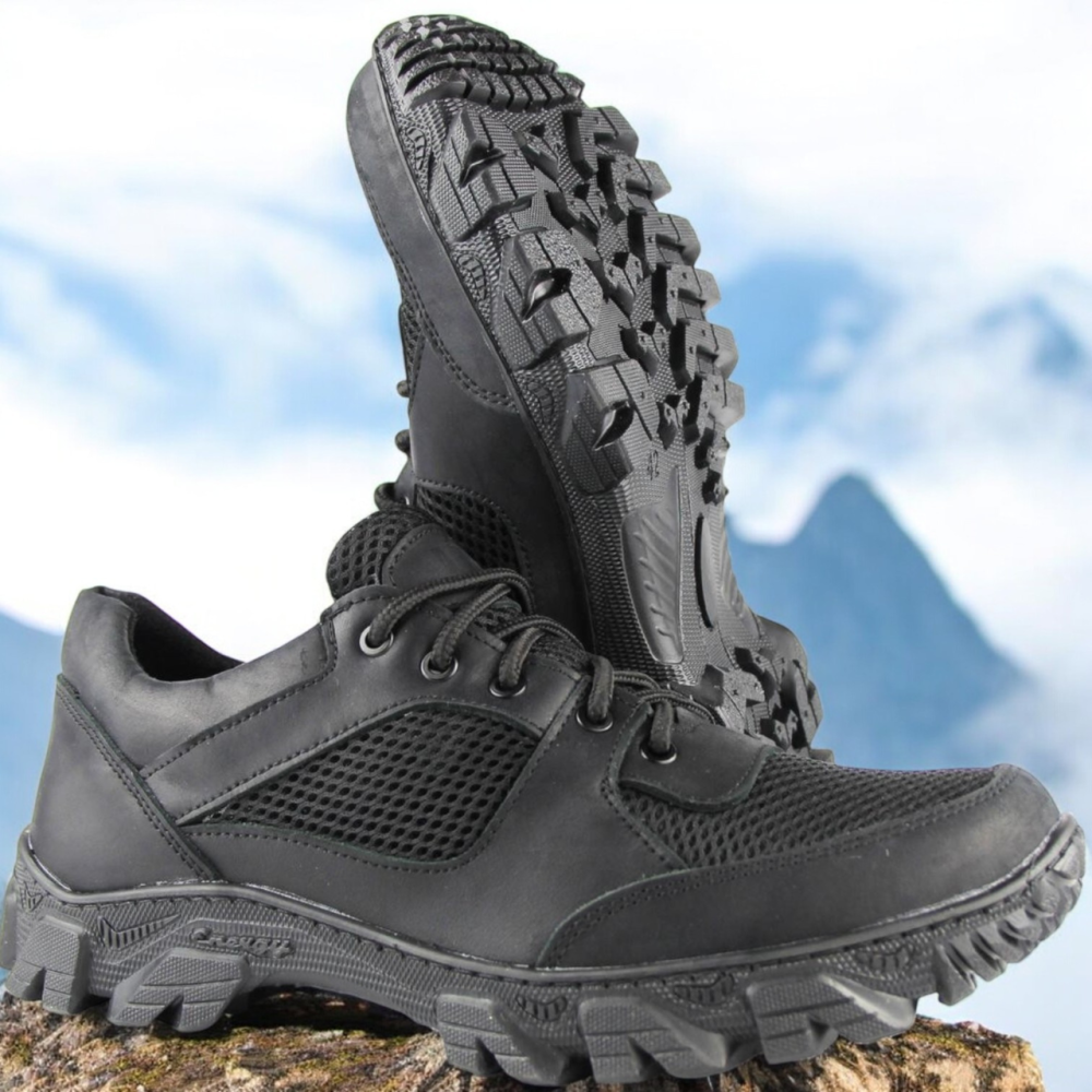 Мужские тактические кроссовки черные – дышащие военные летние, крепкие, универсальные, для тренировок и службы 46 Львов - изображение 1