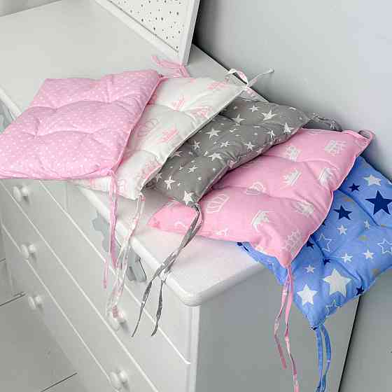 Подушка м'яка для дитячого стільчика Київ