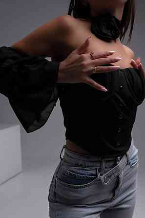 Женский романтичный топ с чашками декорирован пуговицами креп-дайвинг + креп-шифон Черный, 44/46 Одесса