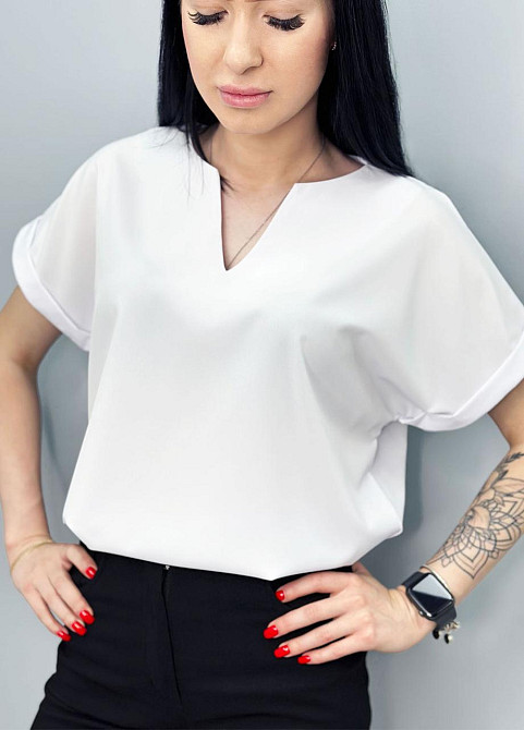 Жіноча блузка з вирізом та коротким рукавом "Fly" оптом | Норма і батал Білий, 46-48 Київ - фото 3