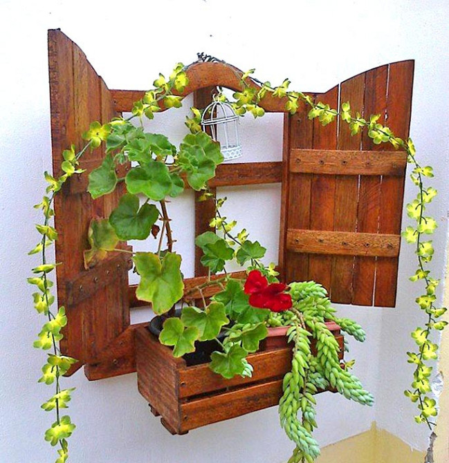 Полка настенная для цветов 