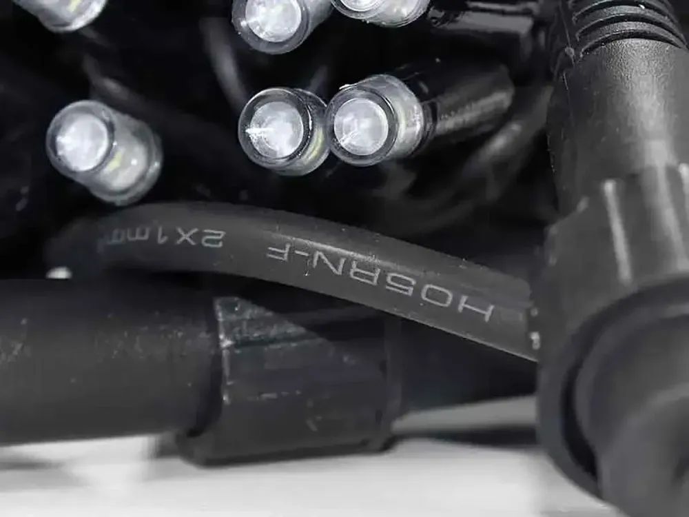 Гирлянда уличная 3,3мм черный провод 10м 100LED белый свет мерцающая лампа Lux LINE-3.3-100-W-2 Одесса - изображение 4