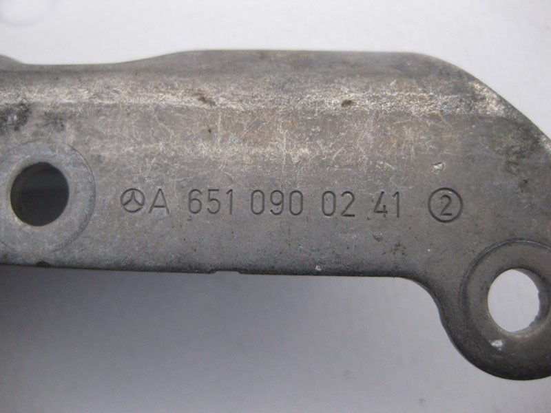 Mercedes-Benz  A6510900241 Кронштейн вакуумного ресивера для двигуна OM651 R4 2.2 cdi C-Class W204 W205 E-Class W212 S-Class W221 ML GLE W166 Одеса - фото 3