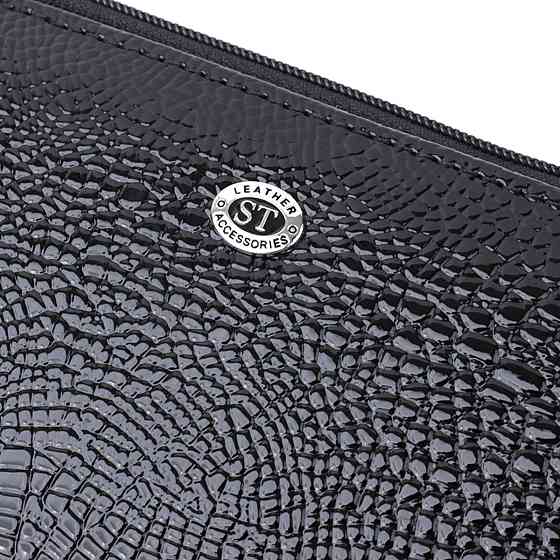 Лакований тонкий гаманець з фактурою під рептилію з натуральної шкіри ST Leather 22716 Чорний Київ