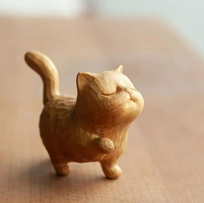 Деревянная фигурка кота из самшита. Современный, игривый и милый оберег в виде кота. Киев - изображение 1