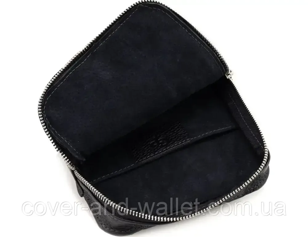 Стильная кожаная сумка-слинг маленького размера черного цвета Grande Pelle 739710 Киев - изображение 9